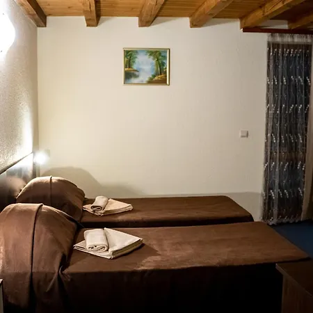 ゲストハウス Matsurev バンスコ